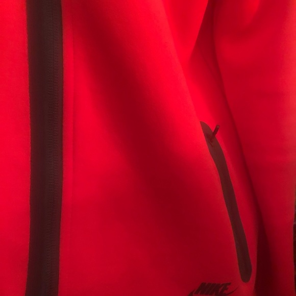 NIKE high low red hooded high low jacket. 🔥🔥  PLUS FREE SHIPPING - Picture 2 of 7